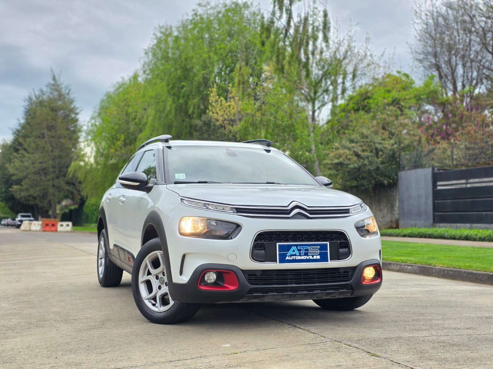 
								Citroen NEW C4 CACTUS full									