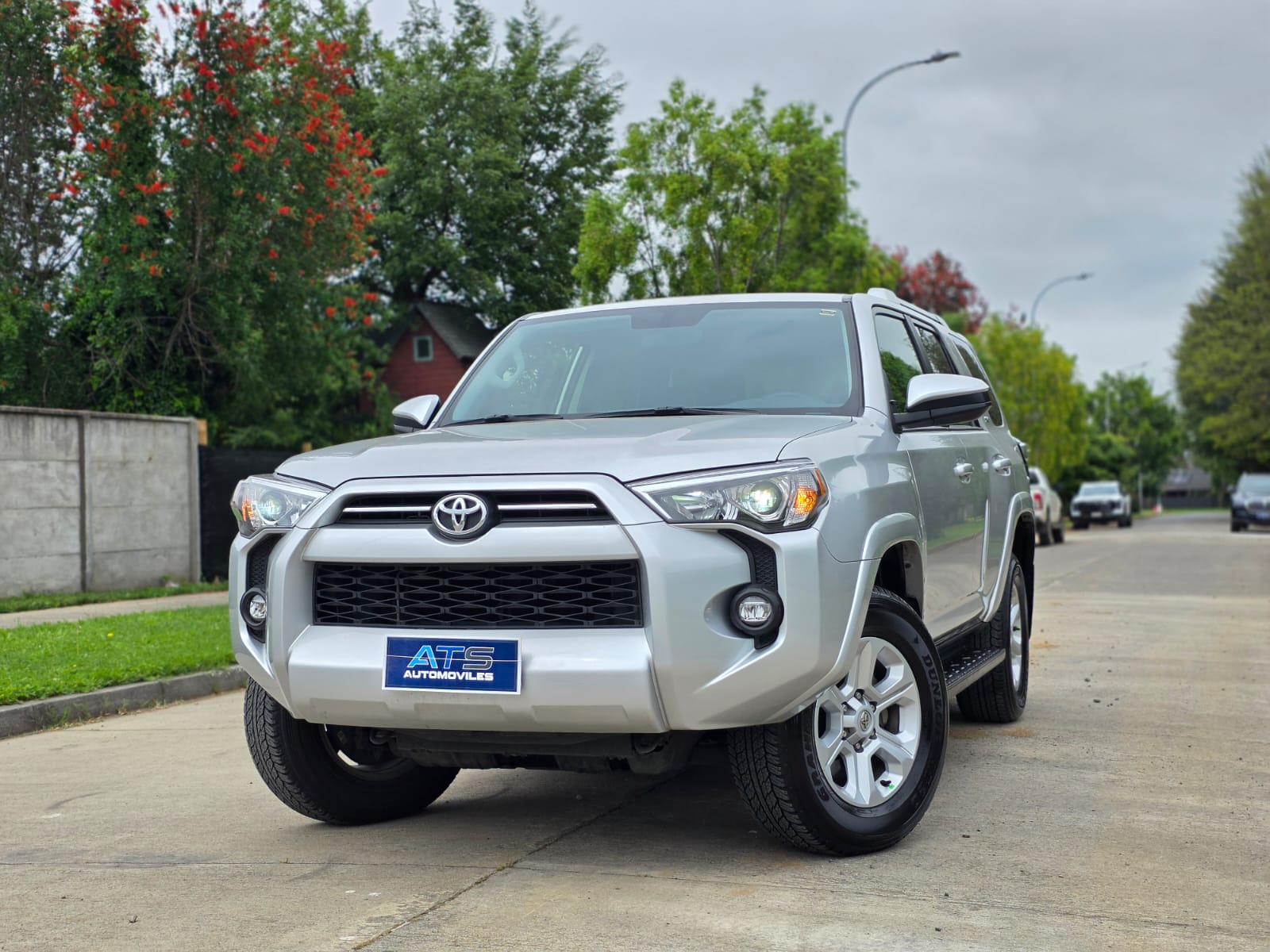 
								Toyota 4RUNNER SR5 full									