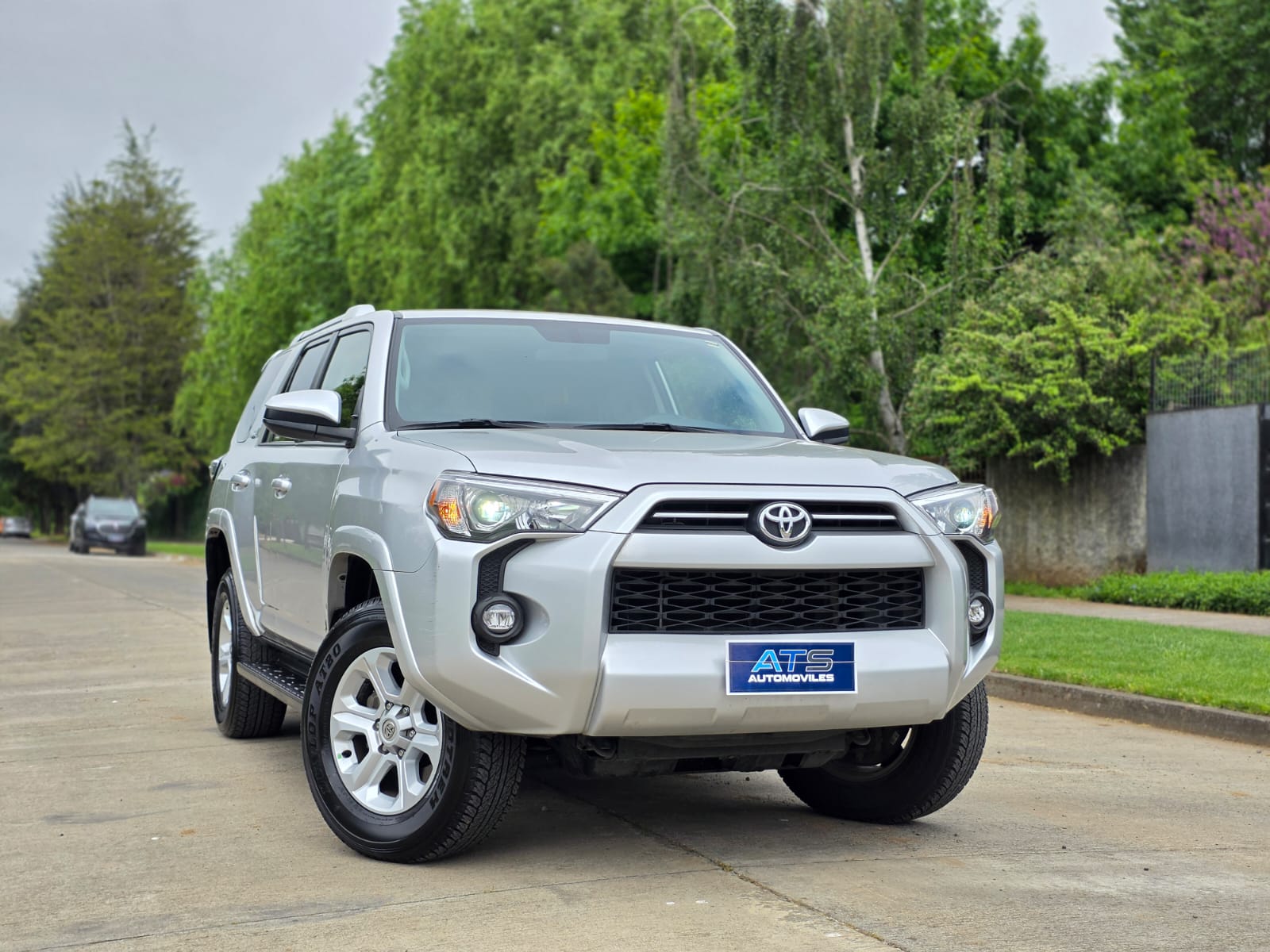
								Toyota 4RUNNER SR5 full									