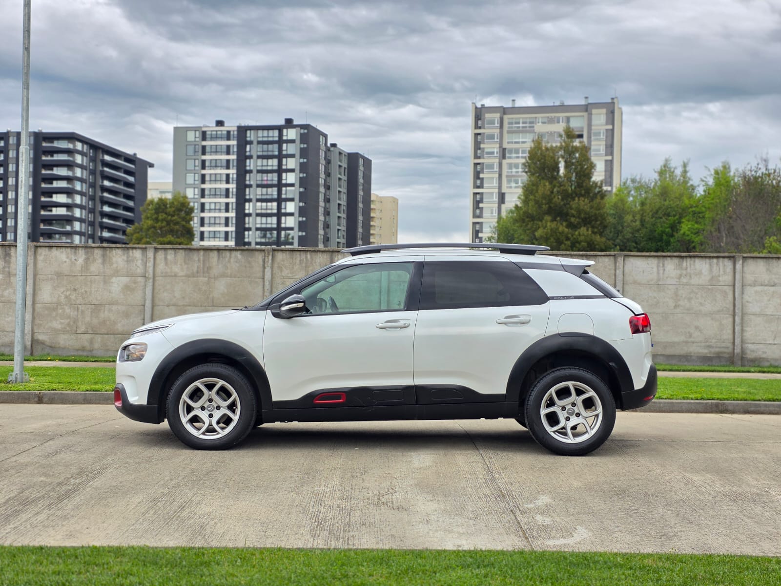 
								Citroen NEW C4 CACTUS full									