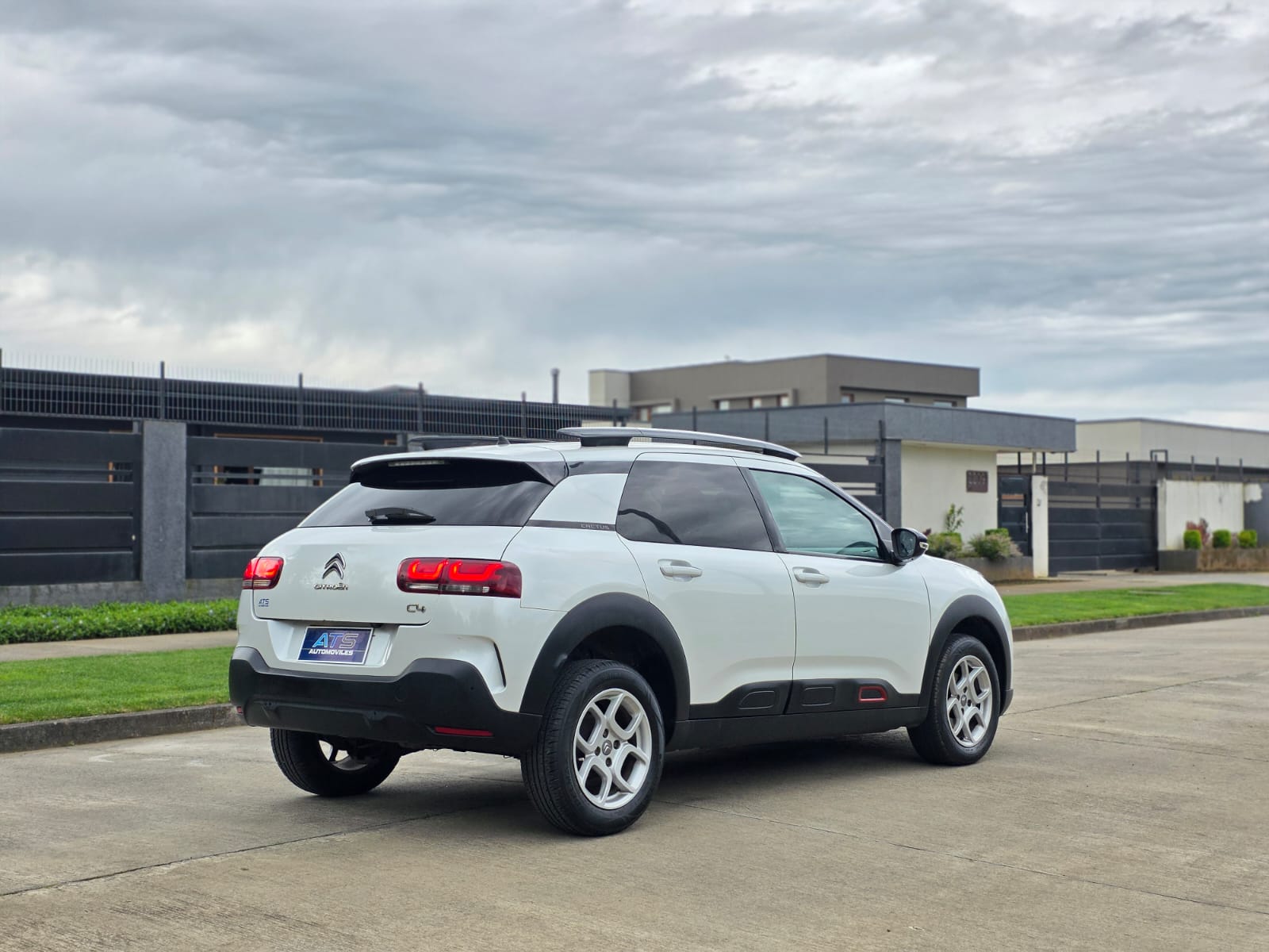
								Citroen NEW C4 CACTUS full									