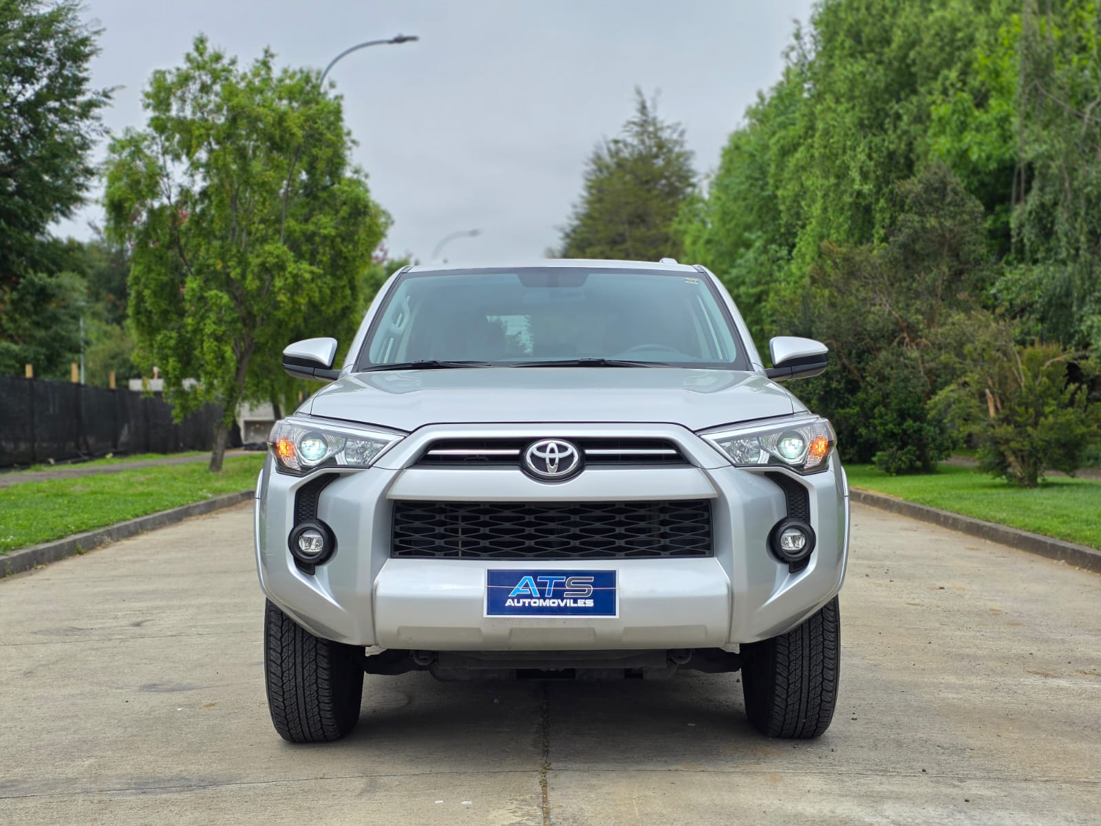 
								Toyota 4RUNNER SR5 full									