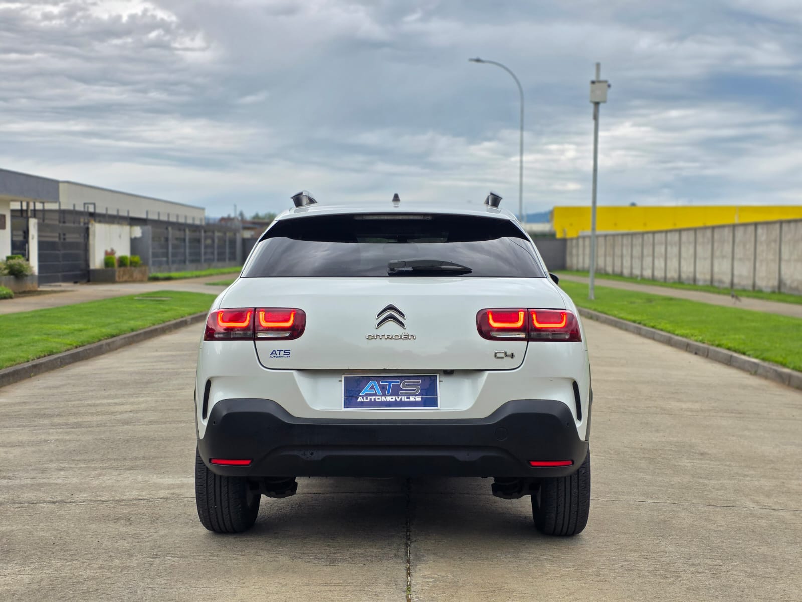 
								Citroen NEW C4 CACTUS full									