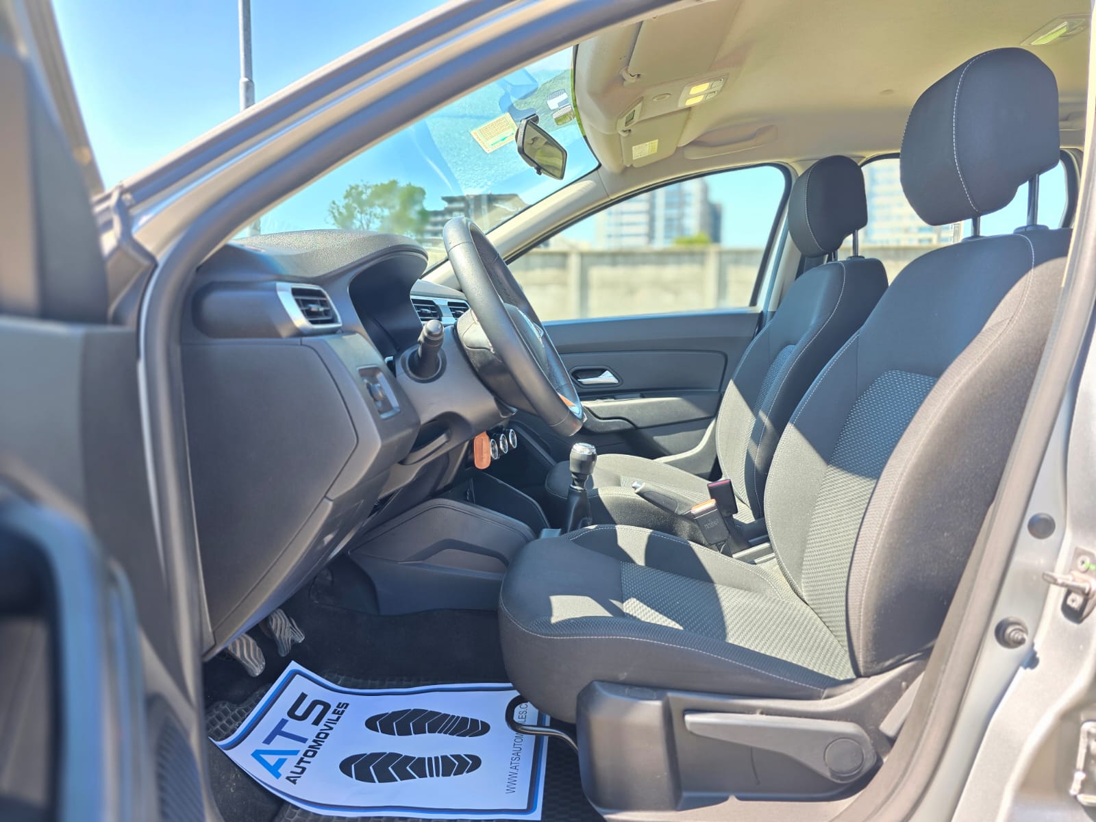 
								Renault DUSTER ZEN full									