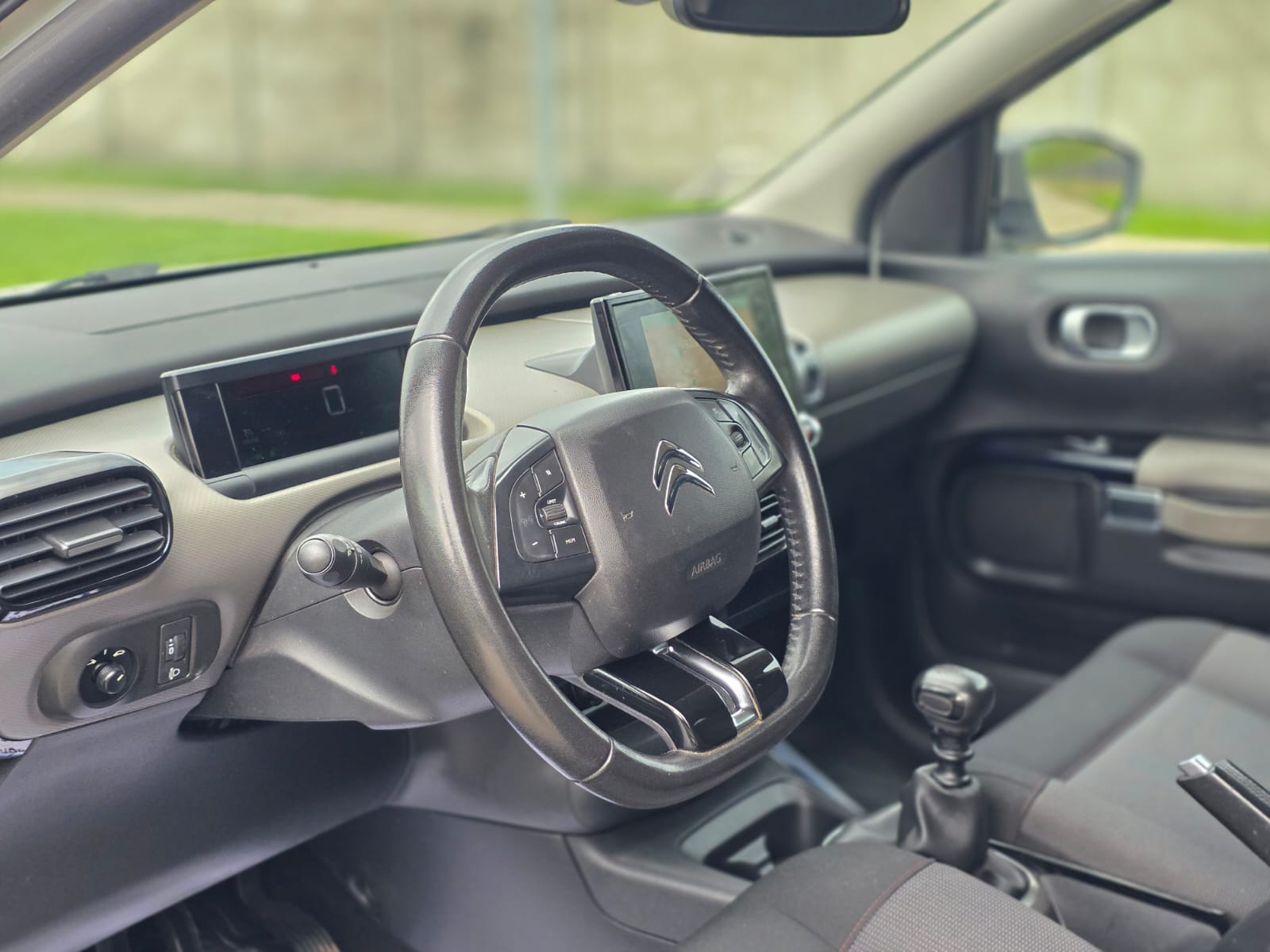 
								Citroen NEW C4 CACTUS full									